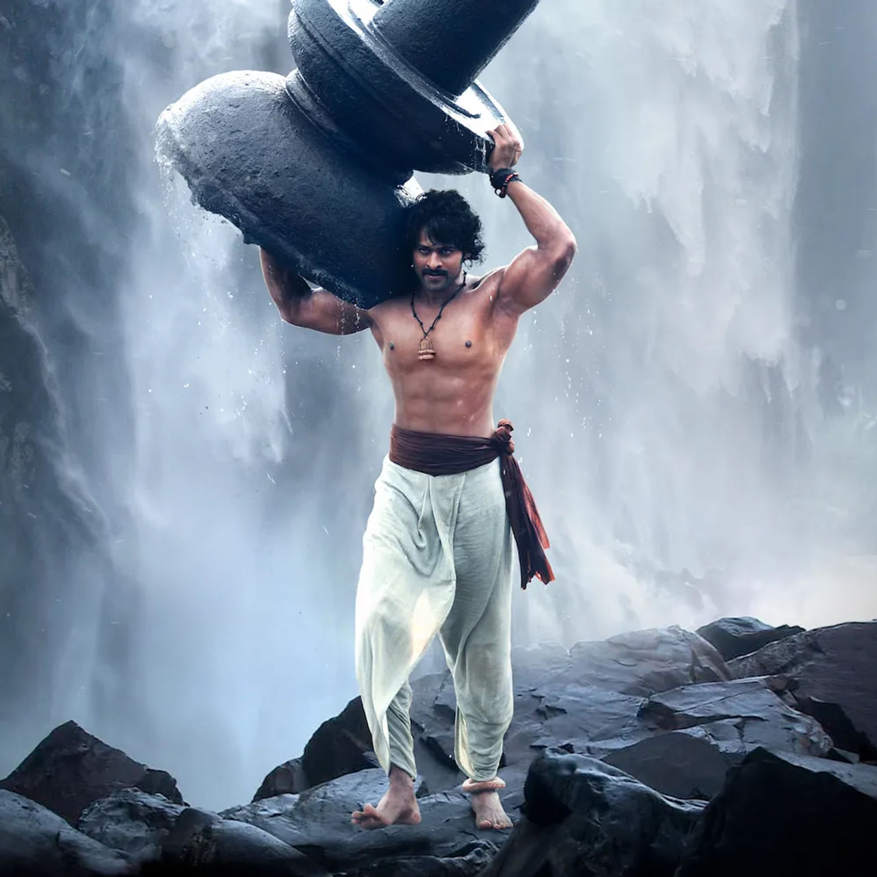 ప్యాన్ ఇండియా సినిమాల పేర్లతో డబ్బును నీళ్లలా ఖర్చు చేస్తున్నారన్నది తరచూ వినిపించేమాట. ఇప్పుడున్న బిజినెస్ స్ట్రాటజీలతో..పెట్టిన ప్రతి పైసానూ ఎలాగోలా తిరిగి తెచ్చేసుకోవచ్చన్నది మేకర్స్ నమ్మకం.