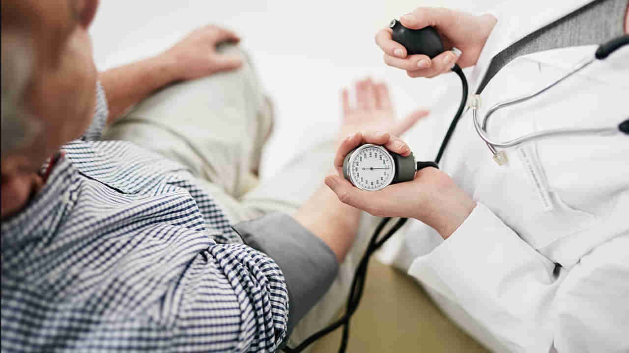 BP Control Tips: మందులు వాడకుండానే బీపీని కంట్రోల్ చేసుకోవచ్చని మీకు తెలుసా?