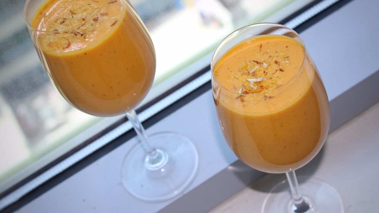 Carrot Milkshake: మండే ఎండల నుంచి రిలీఫ్ ఇచ్చే క్యారెట్ మిల్క్ షేక్..