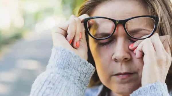 Dry Eyes Disease: ఎండ వేడికి రోజు రోజుకీ పెరుగుతున్న డ్రై ఐ సిండ్రోమ్ బాధితుల సంఖ్య.. చూపులో తేడా అనిపిస్తే తస్మాత్ జగ్రత్త..