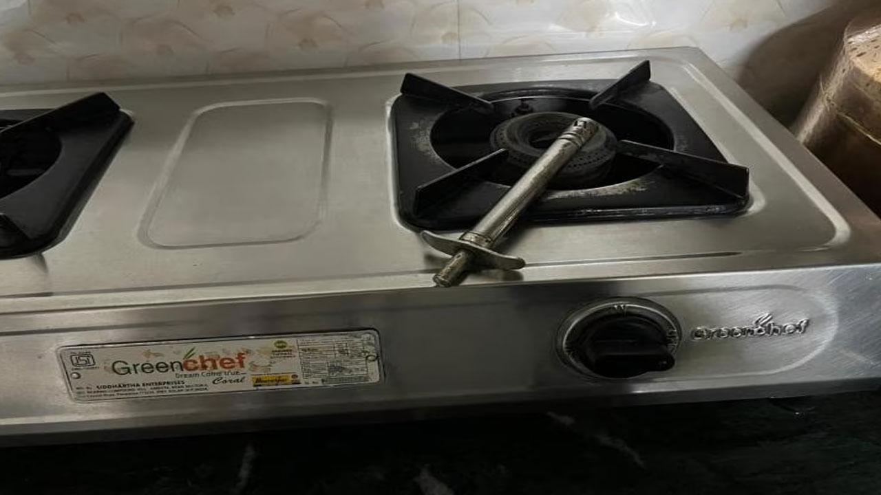 Kitchen Hacks: గ్యాస్ లైటర్ మోరాయిస్తుందా..? ఈ సింపుల్ ట్రిక్స్ ట్రై చేయండి..! కొత్తది కొనాల్సిన పనుండదు..