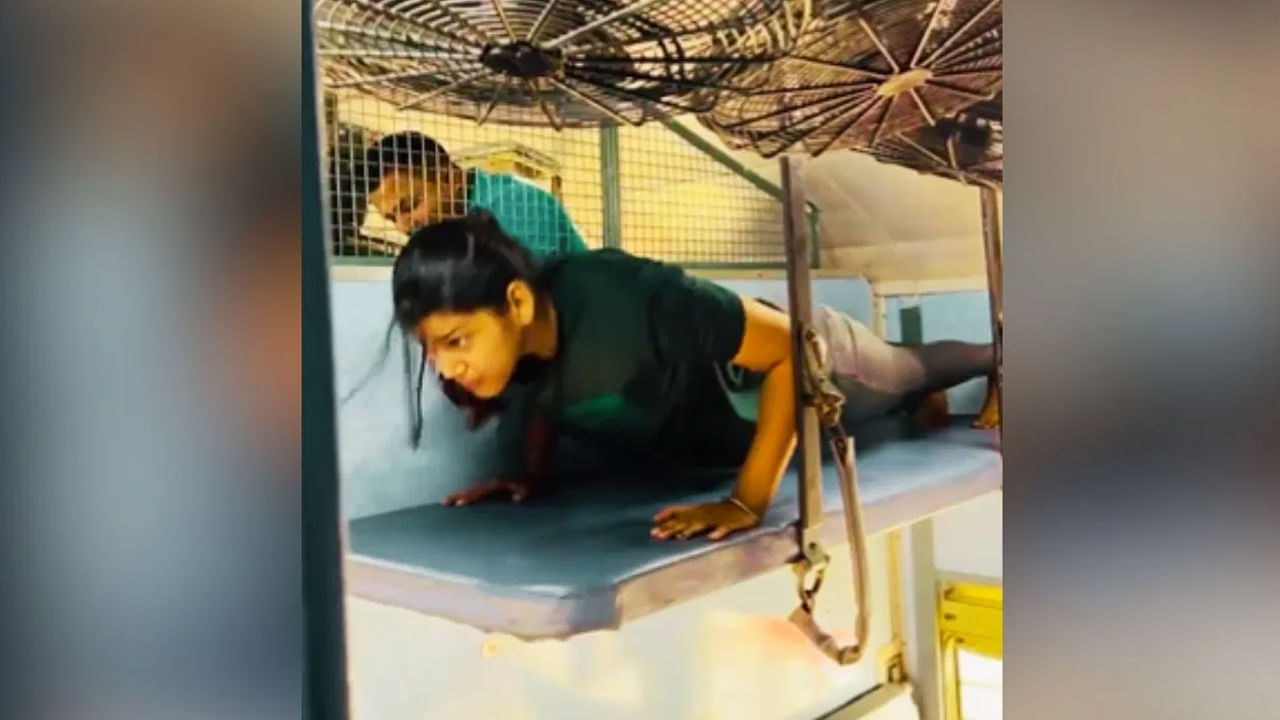 Watch Video: 'రీల్ దెయ్యం పట్టిందా..? వారిని ఎవరూ బాగు చేయలేదు.. ఇలా భరించాల్సిందే గురూ..