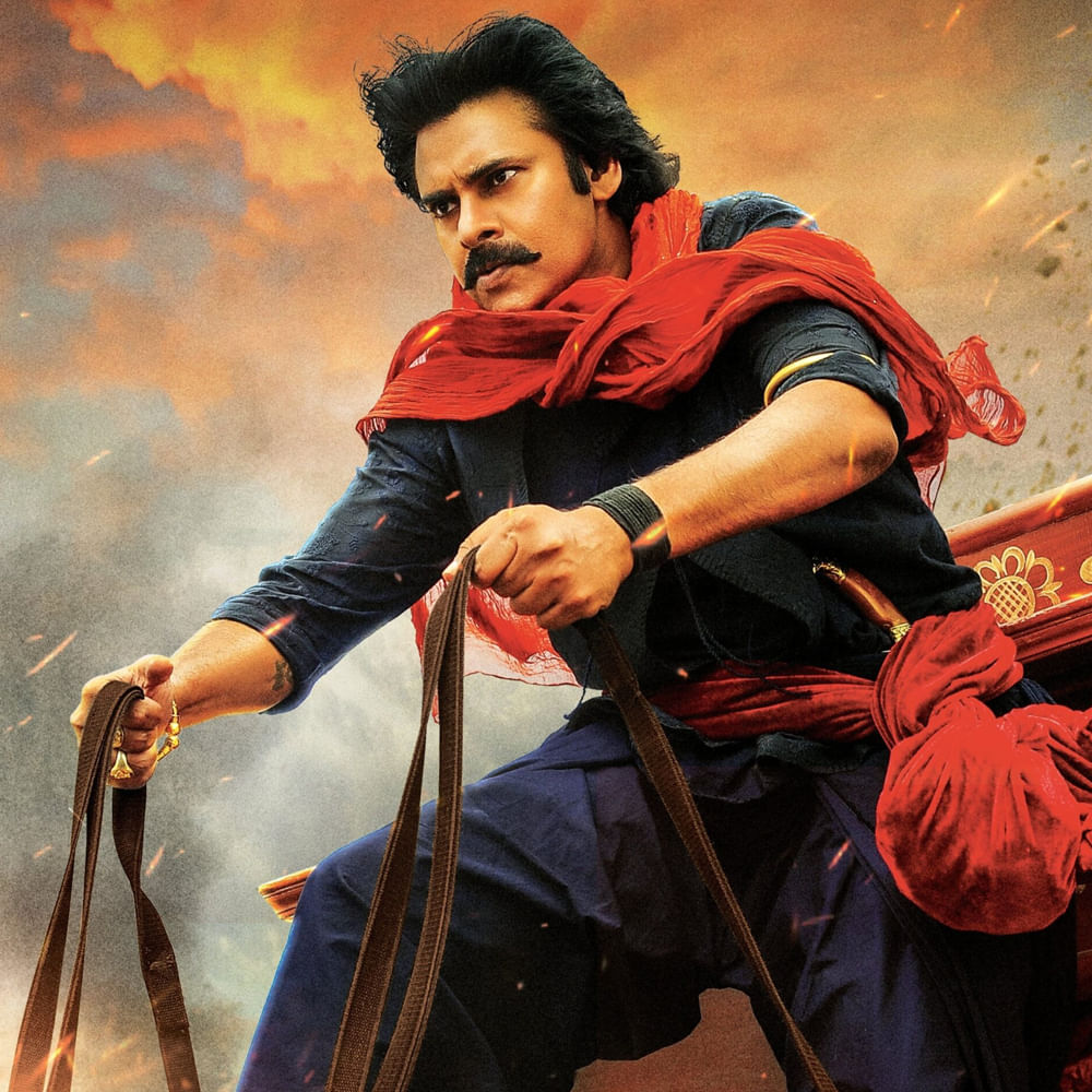 మొన్న మొన్నటిదాకా చడీచప్పుడు లేకుండా ఉన్న హరిహరవీరమల్లు సినిమా తాజాగా టీజర్తో ఫ్యాన్స్ లో జోష్ నింపేసింది. పవర్స్టార్ కెరీర్లో ఫస్ట్ టైమ్ టచ్ చేసిన పీరియాడికల్ యాక్షన్ అడ్వెంచర్ డ్రామా హరిహరవీరమల్లు. 17వ శతాబ్దానికి చెందిన సబ్జెక్టుతో తెరకెక్కుతోందీ సినిమా.