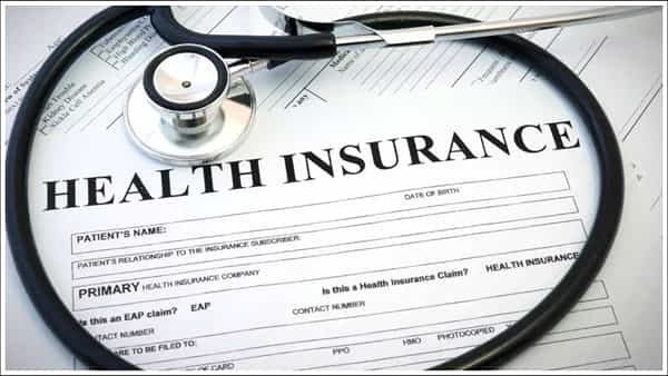 Health Insurance: ఆరోగ్య బీమా ప్రీమియంలు పెరగబోతున్నాయి.. మీ జేబుపై ఎంత ప్రభావం చూపుతుందో తెలుసా?