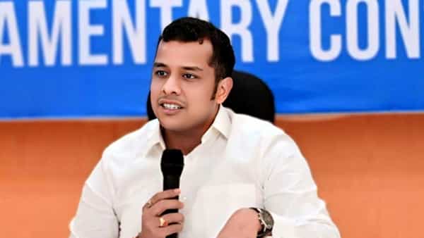 వైరల్గా మారిన ఎన్నికల ఆహ్వాన పత్రిక.. విన్నూత్న ప్రయత్నం ఎందుకంటే..