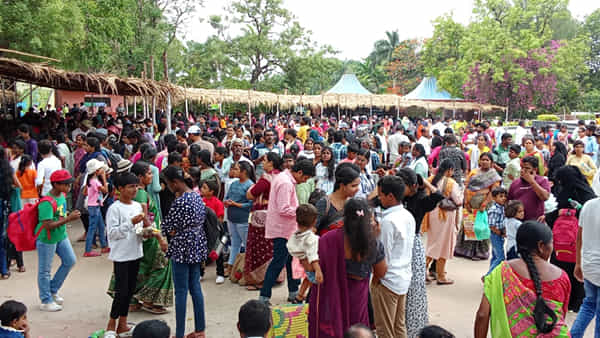 Hyderabad: కూల్ వెదర్.. వీకెండ్స్.. జూ పార్క్ను అలాంటి స్పాట్ల కోసం ఎంచుకుంటున్న నగరవాసులు..