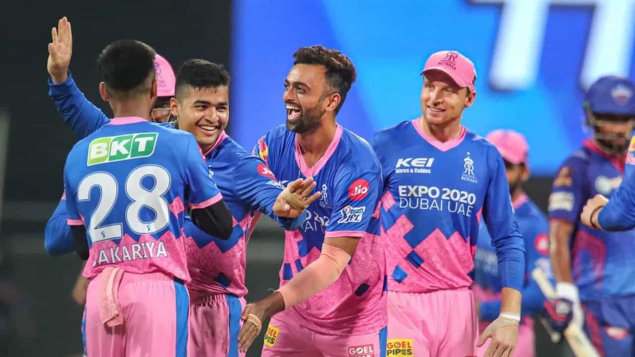 ఈ 15 మ్యాచ్‌ల్లో ఆ జట్టు 9 గెలిచి 5 ఓడిపోయింది. ఒక మ్యాచ్ టై కావడంతో రాజస్థాన్ సూపర్ ఓవర్‌లో విజయం సాధించింది. ఈ మైదానంలో తొలుత బ్యాటింగ్ చేసిన రాజస్థాన్ 4 మ్యాచ్‌ల్లో విజయం సాధించగా, ఛేజింగ్‌లో 5 మ్యాచ్‌ల్లో విజయం సాధించింది. ఈ మైదానంలో జట్టు అత్యధిక స్కోరు 201 పరుగులు కాగా, అత్యల్ప స్కోరు 102 పరుగులు.