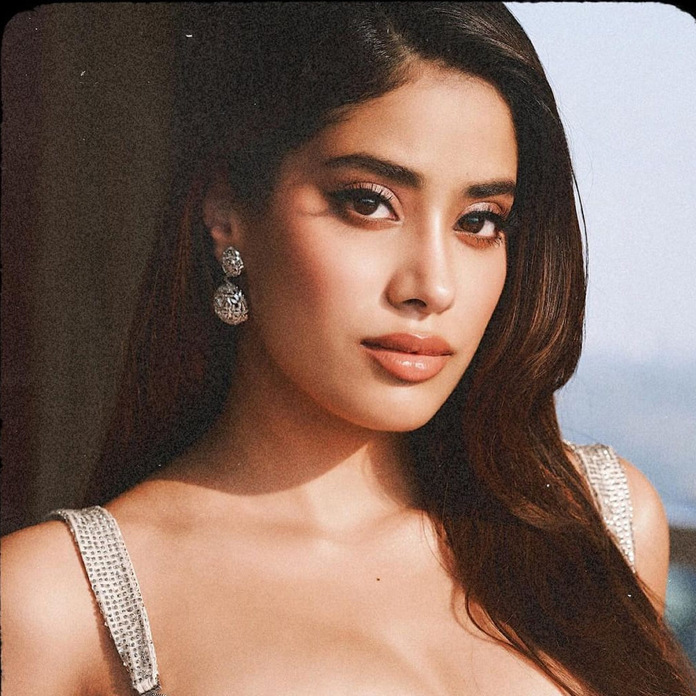 అందుకేనేమో 2024 చాలా స్పెషల్‌ అని కనిపించిన ప్రతి ఒక్కరికీ చెప్పుకుంటున్నారు. ఆమె సౌత్‌ ఎంట్రీ సినిమా దేవర ఈ ఏడాదే రిలీజ్‌కి రెడీ అవుతోంది. జాన్వీ కపూర్‌ నటిస్తున్న సెకండ్‌ తెలుగు సినిమా ఈ ఏడాదే మొదలవుతుంది.