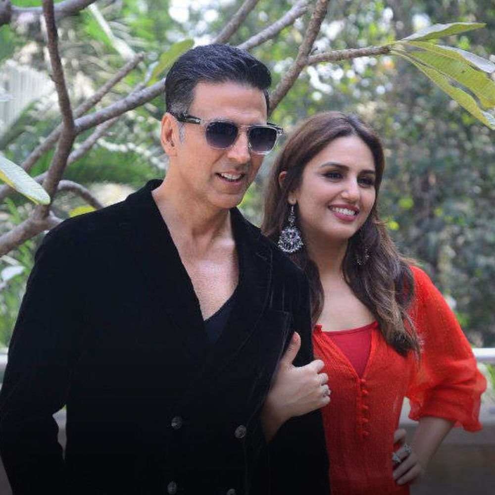 అక్షయ్కుమార్ హీరోగా నటిస్తున్న సినిమా జాలీ ఎల్ ఎల్ బీ 3. ఈ సినిమాలో హీరోయిన్గా నటిస్తున్నారు హ్యూమా ఖురేషి. ఈ చిత్రంలో పుష్ప మిత్ర అనే పాత్రలో నటిస్తున్నారు హ్యూమా . ఇవాళ్టి నుంచి అజ్మీర్ షూటింగ్లో పార్టిసిపేట్ చేయనున్నారామె. ఆద్యంతం సరదాగా తెరకెక్కనుంది ఈ సినిమా.