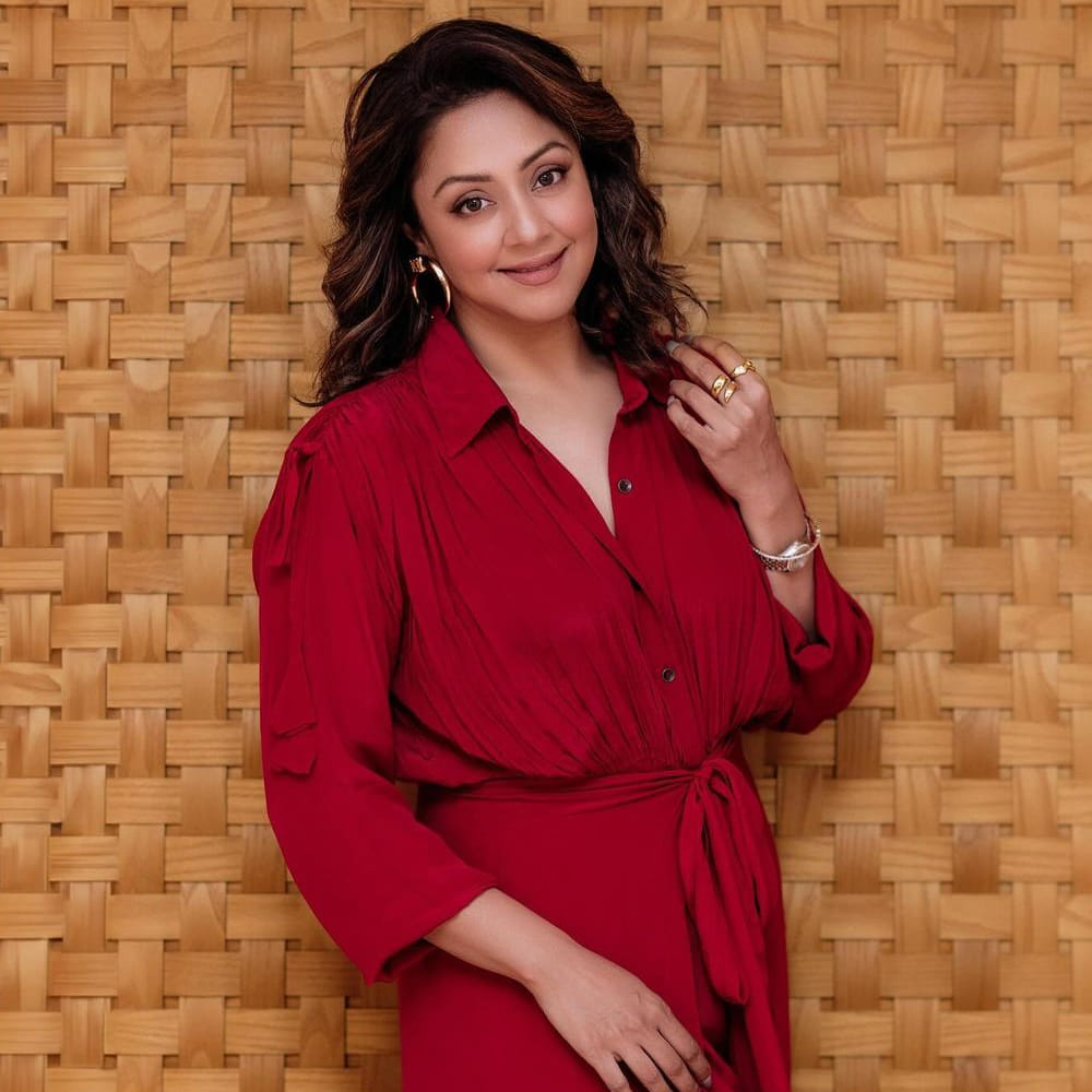 లేడీ ఓరియంటెడ్ సినిమాలతో కెరీర్ను రీస్టార్ట్ చేసిన ఈ బ్యూటీ ఇంట్రస్టింగ్ మూవీస్తో మళ్లీ ఫామ్లోకి వచ్చారు.