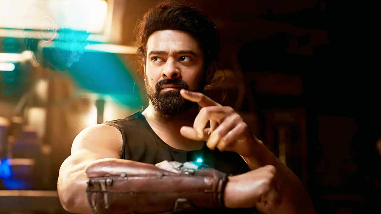 బెనిఫిట్ షోస్ వల్ల లాభం కంటే నష్టాలే ఎక్కువగా ఉన్నాయంటున్నారు ఎగ్జిబిటర్లు. అందుకే ఇకపై వీటిని ప్రదర్శించమంటున్నారు వాళ్లు. అన్ని సినిమాలను పర్సంటేజీ విధానంలోనే ఆడిస్తామని తెలిపారు.