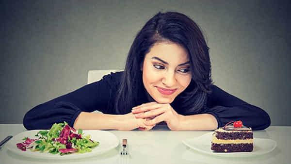 Food: సాయంత్రం స్నాక్స్ తింటున్నారా.? సమస్యలు తప్పవంటున్న నిపుణులు..