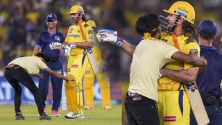 MS Dhoni: ‘నేను విన్నాను.. నేను ఉన్నాను’.. కాళ్లు మొక్కిన అభిమానికి సర్జరీ చేయిస్తానని మాటిచ్చిన ధోనీ