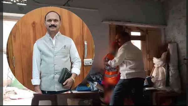 Hyderabad: పారిశుధ్య కార్మికురాలిపై మున్సిపాలిటీ శానిటేషన్ ఫీల్డ్ అసిస్టెంట్ అఘాయిత్యం.. వీడియో తీసి పైశాచిక ఆనందం..!