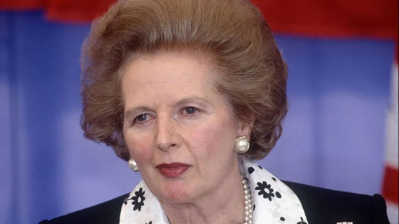 మార్గరెట్ థాచర్ బ్రిటన్ మొదటి ప్రధాన మంత్రి. ఆమె రాజకీయ చతురత దేశప్రజలకు అభిమాన నేతగా గుర్తింపు తెచ్చింది.