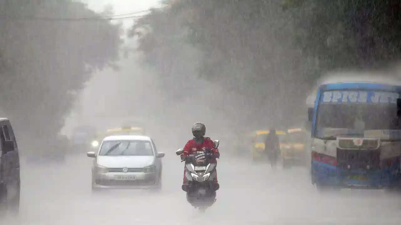 Hyderabad: ఉపరితల ఆవర్తనం ప్రభావం.. తెలంగాణలో ఈ జిల్లాలకు 2 రోజులు వర్షాలు..