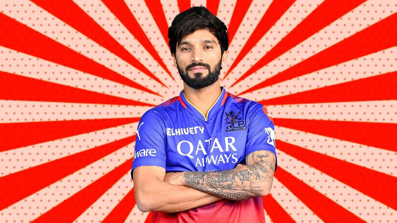 రజత్ పాటిదార్: RCB జట్టు రజత్ పాటిదార్‌ను మూడవ ఆటగాడిగా ఉంచుకోవచ్చు. ఎందుకంటే ఈసారి 15 ఇన్నింగ్స్‌లు ఆడిన పాటిదార్ 5 అర్ధసెంచరీలతో మొత్తం 395 పరుగులు చేశాడు. అందువల్ల, మిడిల్ ఆర్డర్‌కు RCB రజత్ పాటిదార్‌ను కొనసాగించే అవకాశం ఎక్కువగా ఉంది.