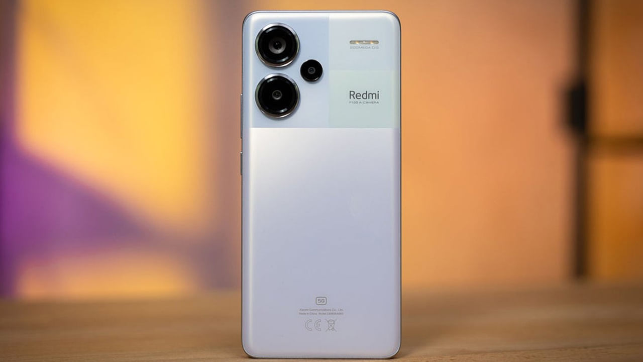 చైనాకు చెందిన స్మార్ట్ ఫోన్ దిగ్గజం రెడ్మీ మార్కెట్లోకి కొత్త ఫోన్ను తీసుకొచ్చింది. రెడ్మీ నోట్ 13ఆర్ పేరుతో ఈ ఫోన్ను చైనాలో లాంచ్ చేయగా. త్వరలోనే భారత మార్కెట్లోకి తీసుకొచ్చేందుకు సన్నాహాలు చేస్తున్నారు.