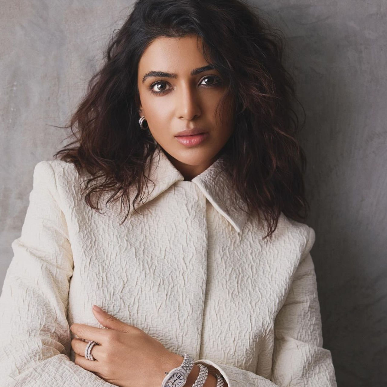 ఊ అంటావాను మించిన పాట కోసం చూస్తున్నారు లెక్కల మాస్టారు. పుష్పలో సమంత సాంగ్ దేశాన్ని ఊపేసింది. పుష్ప 2 పాట ప్రపంచాన్నే ఊపేసేలా ప్లాన్ చేస్తున్నారు మేకర్స్.