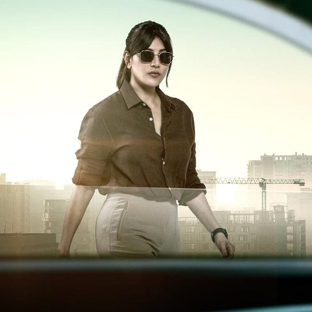 నార్త్ సిటాడెల్లో ఎటూ డిష్యుమ్ డిష్యుమ్లు ఉండనే ఉంటాయి. లేటెస్ట్ గా కాజల్ పోలీస్గా నటించిన సినిమా సత్యభామ. మే 17న థియేటర్లలోకి వస్తోంది ఈ మూవీ. ఈ క్రైమ్ థ్రిల్లర్లో పిస్టల్ పట్టుకుని యాక్షన్ సీక్వెన్స్ చేశారు కాజల్.