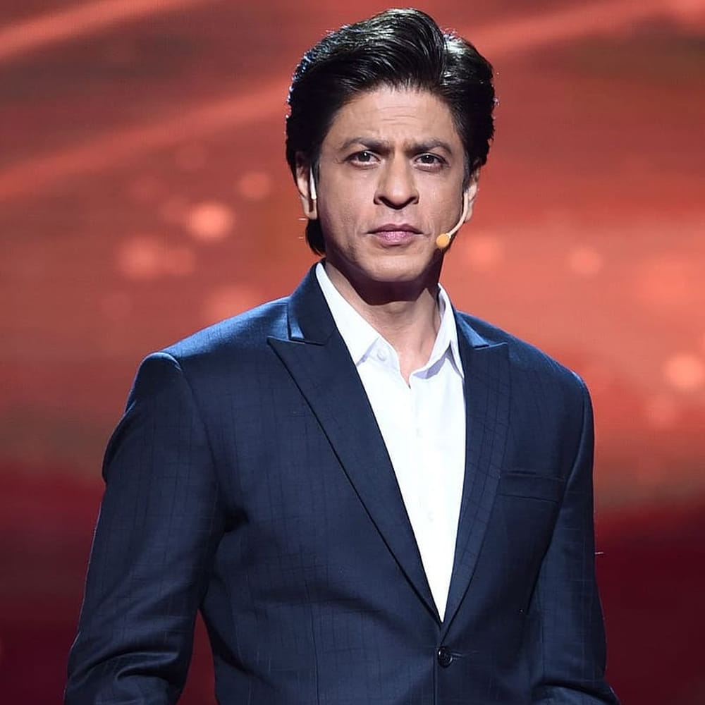 గత ఏడాది మూడు రిలీజ్‌లతో సందడి చేసిన కింగ్ ఖాన్‌, ఈ ఏడాది ఒక్క సినిమా కూడా రిలీజ్ చేసేలా కనిపించటం లేదు. డంకీ తరువాత కూతురితో కలిసి ఓ సినిమాలో నటిస్తున్నట్టుగా చెప్పిన ఇంత వరకు ఆ సినిమా సెట్స్ మీదకు వెళ్లలేదు. దీంతో మరోసారి డైలామాలో పడిపోయారు బాద్‌షా ఫ్యాన్స్‌.
