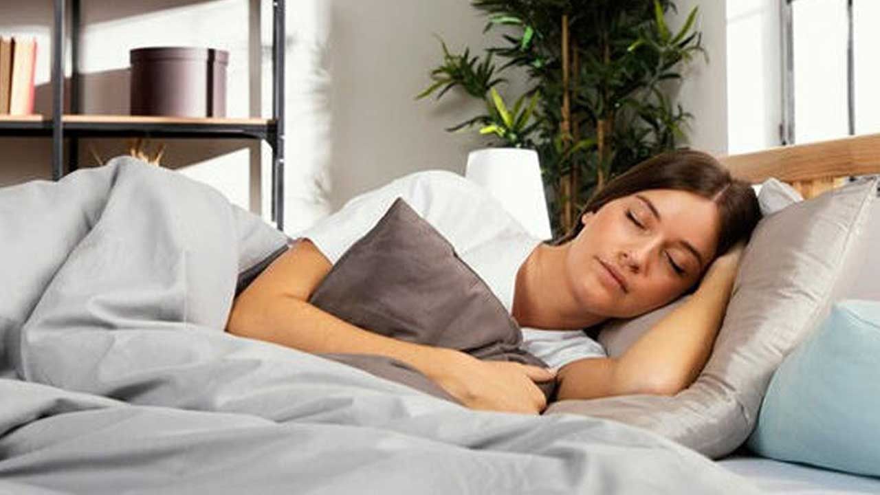 సోయలేకుండా ఎక్కువగా నిద్రపోతున్నారా? వామ్మో.. పెను ప్రమాదంలో ఉన్నట్లే..