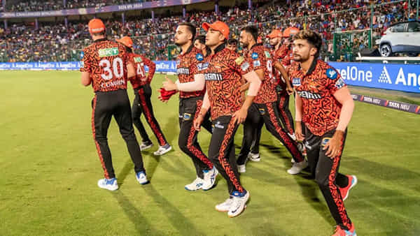 SRHకి శనిలా దాపురించింది ఆ ప్లేయర్లే.. ఈ పాపానికి కమిన్స్ భయ్యా కూడా బాధ్యుడే.!
