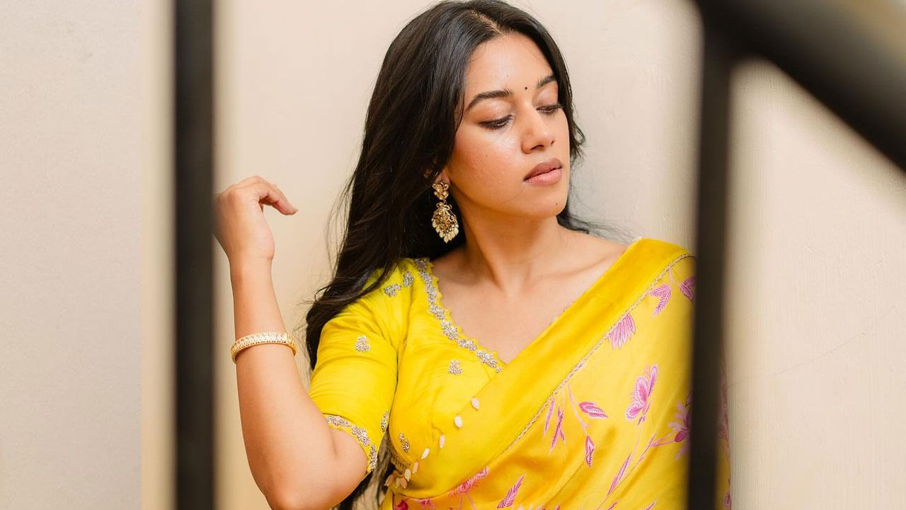 Stunning Mirnalini Ravi