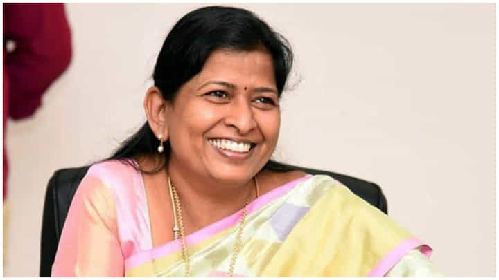 Watch Video: అందుకే ఏపీలో విపక్షాలన్నీ కలిశాయి.. హోం మంత్రి తానేటి వనిత ఆసక్తికర వ్యాఖ్యలు Watch Video: అందుకే ఏపీలో విపక్షాలన్నీ కలిశాయి.. హోం మంత్రి తానేటి వనిత ఆసక్తికర వ్యాఖ్యలు