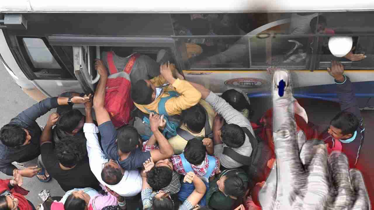 Hyderabad: ఎన్నికల వేళ సొంతూర్లకు తరలివెళ్తున్న ప్రజలు.. కిక్కిరిసిన బస్టాండ్, రైల్వే స్టేషన్లు