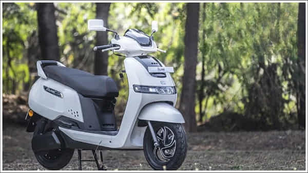 TVS I-Qube: టీవీఎస్ ఐక్యూబ్ లవర్స్కు గుడ్ న్యూస్.. తక్కువ ధరలో న్యూ వేరియంట్ లాంచ్..!