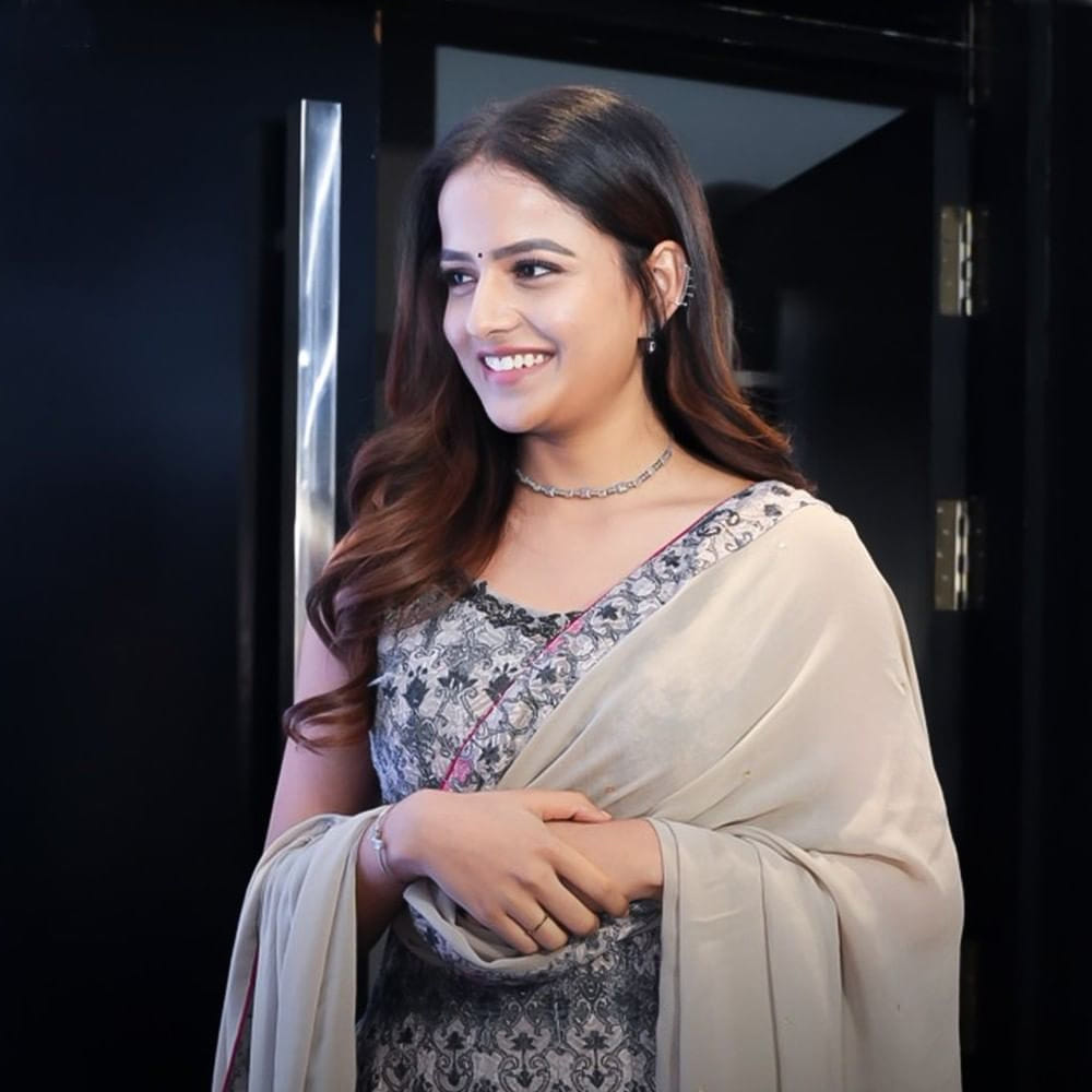 ఆత్మకూ, ఓ యువకుడికి మధ్య ప్రేమకథగా తెరకెక్కించారు లవ్‌ మీ సినిమాను. వైష్ణవికి.. బేబీని మరిపించే హిట్‌ని తెచ్చి పెడుతుందా ఈ సినిమా? అనే ఎదురుచూపులు బాగా కనిపిస్తున్నాయి జనాల్లో.