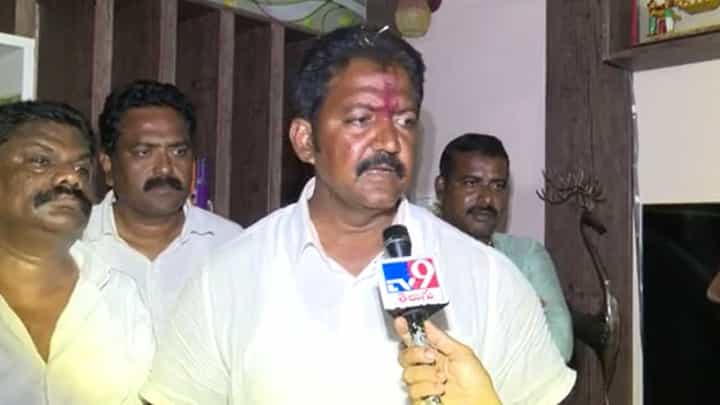 Watch Video: 'ఏపీలో సంక్షేమ పథకాలు అడ్డుకోవడం దారుణం'.. వల్లభనేని వంశీ Watch Video: 'ఏపీలో సంక్షేమ పథకాలు అడ్డుకోవడం దారుణం'.. వల్లభనేని వంశీ