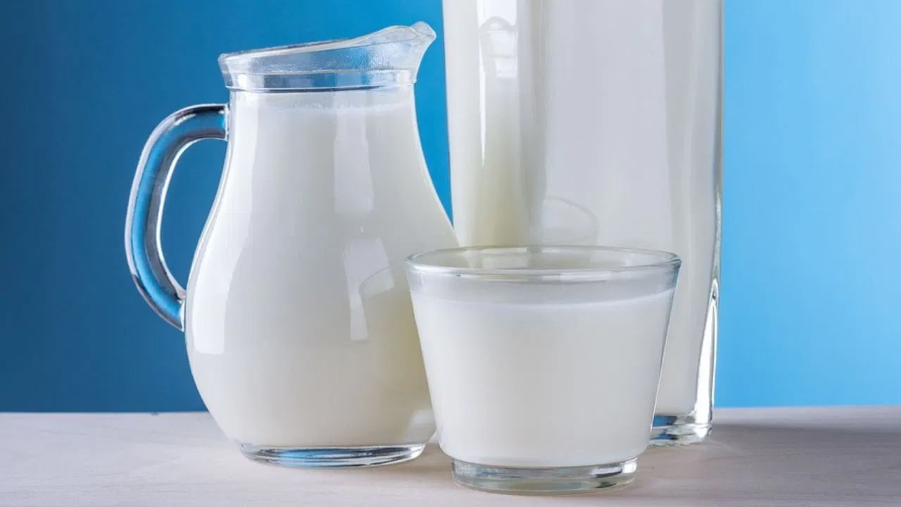 జీర్ణ సమస్యలకు విటమిన్ సి చాలా ముఖ్యం. ఇది రోగనిరోధక శక్తిని పెంచుతుంది. కొల్లాజెన్‌ను నిర్మించడంలో సహాయపడుతుంది. ఇది ప్రేగులను ఆరోగ్యంగా ఉంచుతుంది. విటమిన్-సి లోపాన్ని భర్తీ చేయడానికి నిమ్మకాయలు, టమోటాలు, పాల ఉత్పత్తులను ఆహారంలో తప్పక చేర్చుకోవాలి.