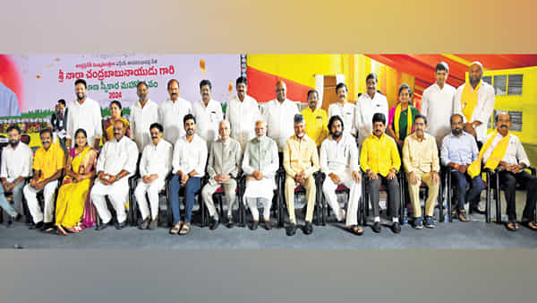 CBN Cabinet: బాబు క్యాబినెట్లో లోపించిన పెద్దరికం.. పాతవాసనలు ఎందుకు వద్దనుకున్నట్టు?