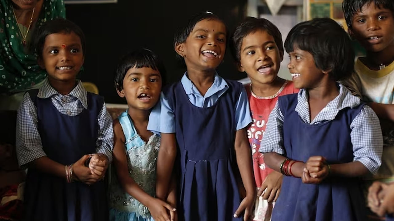 AP Schools Reopen Date: పాఠశాల విద్యార్ధులకు అలర్ట్.. స్కూల్స్ రీ ఓపెన్ తేదీలో స్వల్పమార్పు! కారణం ఇదే