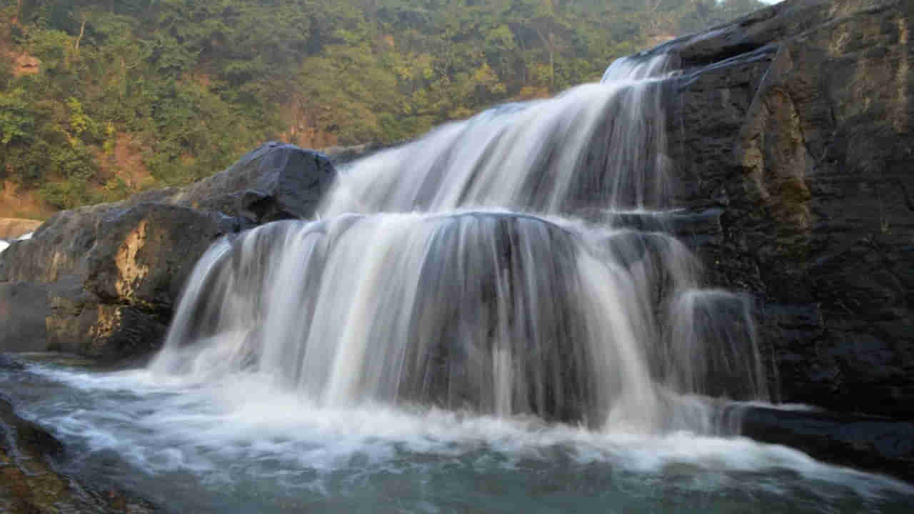 Bhurmuni Waterfall: ఉత్తరాఖండ్‌లోని ఈ ప్రాంతం మినీ కాశ్మీర్‌.. ఇక్కడ అందాల జలపాతం చూడాలంటే రెండు కళ్ళు చాలవు..