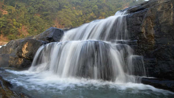Bhurmuni Waterfall: ఉత్తరాఖండ్లోని ఈ ప్రాంతం మినీ కాశ్మీర్.. ఇక్కడ అందాల జలపాతం చూడాలంటే రెండు కళ్ళు చాలవు..