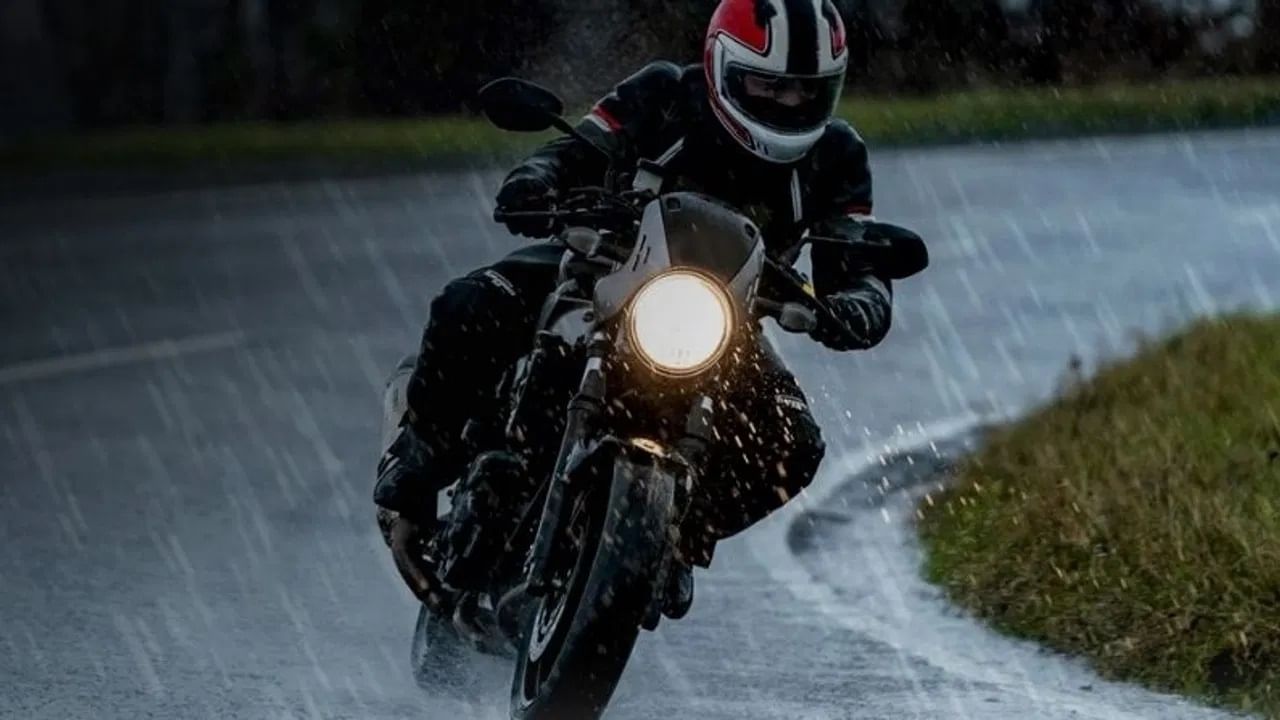 Motorcycle Maintenance: వర్షాకాలంలో మీ బైక్‌తో జాగ్రత్త.. ఈ టిప్స్‌ పాటిస్తే సేఫ్ జర్నీ..