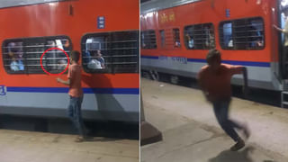 కర్మ ఫలం అంటే ఇదే.. రోడ్డు పక్కన కూర్చున్న వృద్ధురాలు.. తన్ని పక్కకు పంపిన పోలీసు..