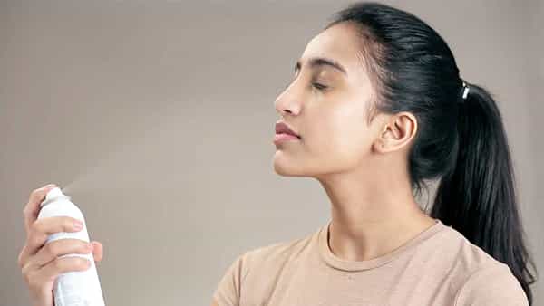 Bright Skin Tips: బ్యూటీ పార్లర్కు వెళ్తే వచ్చే గోల్డ్ లుక్.. ఈ టిప్స్తో కూడా!