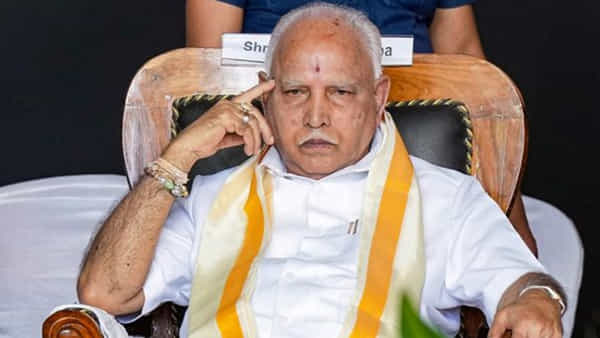 POCSO Case: పోక్సో కోర్టు సంచలన నిర్ణయం.. మాజీ ముఖ్యమంత్రికి నాన్ బెయిలబుల్ అరెస్ట్ వారెంట్ జారీ..!
