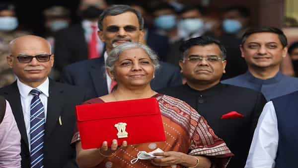 Budget 2024: కేంద్ర బడ్జెట్పైనే ఉద్యోగుల ఆశలు.. ఆ నిబంధన సడిలిస్తే అనేక లాభాలు