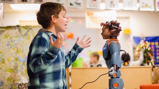 TRAI: మీ మొబైల్‌ నంబర్‌ డిస్‌కనెక్ట్‌ అవుతుందా? ఆ కాల్స్‌ అర్థం ఏంటి? కేంద్రం చెబుతున్నదేంటి?