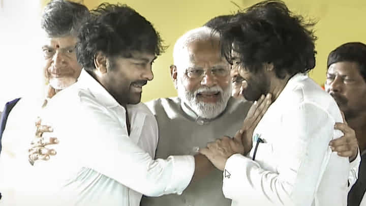 వేదికపై మోదీ తనతో ఏం మాట్లాడారో చెప్పిన చిరు.. వేదికపై మోదీ తనతో ఏం మాట్లాడారో చెప్పిన చిరు..