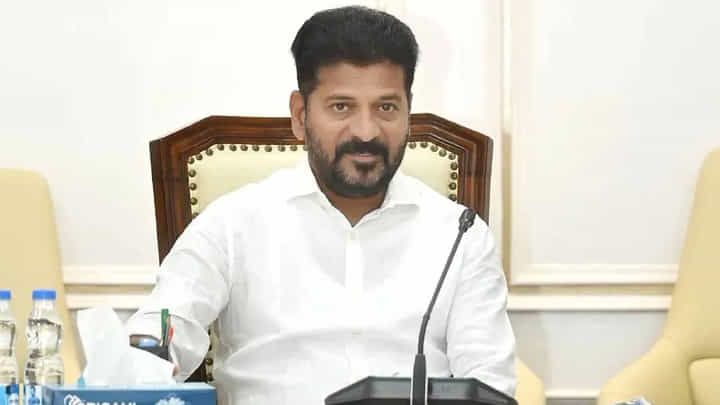 ఫీజు రీయింబర్స్మెంట్పై సీఎం రేవంత్ గుడ్ న్యూస్.. వివరాలు ఇవిగో ఫీజు రీయింబర్స్మెంట్పై సీఎం రేవంత్ గుడ్ న్యూస్.. వివరాలు ఇవిగో