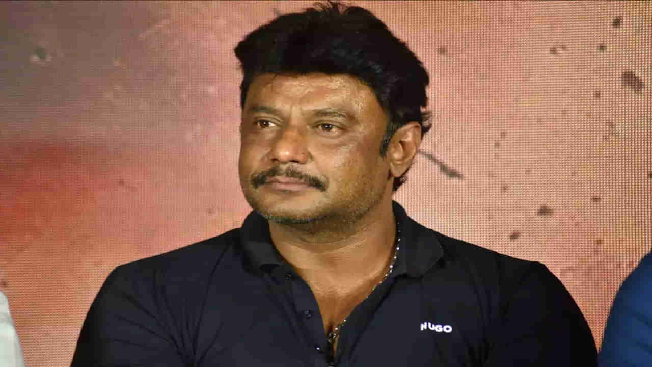 Actor Darshan : రక్తచరిత్ర లిఖించి... సుప్పిణీ శుద్దపూసనంటున్న దర్శన్..