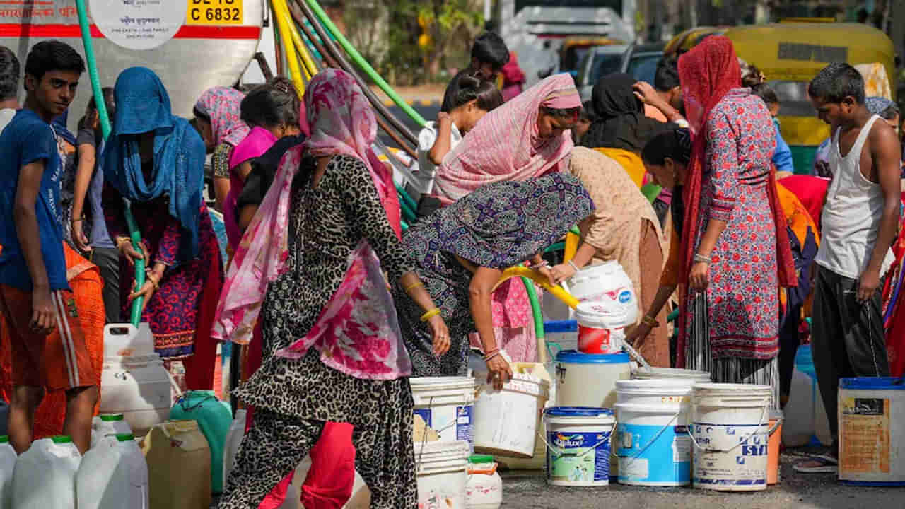 Delhi: నాడు బెంగళూరు, నేడు హస్తిన.. రాజధానిలో ముదురుతున్న నీటి సంక్షోభం