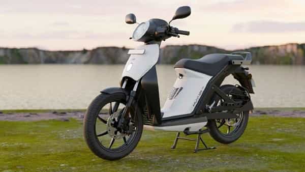 Muvi 125 5G: అన్ని అవసరాలకు ఉపయోగపడే ఈ-స్కూటర్.. సింగిల్ చార్జ్పై 100కిలోమీటర్ల రేంజ్..