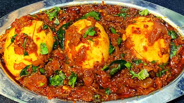 Egg Ghee Roast: ఉడకబెట్టిన గుడ్లతో వెరైటీగా ఇలా చేయండి.. మళ్లీ ఇలానే చేయమంటారు..